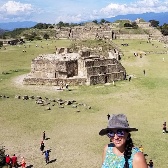 Meet your Posher, Rosy - Picture 13 of 16